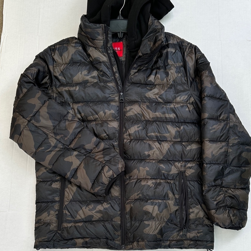 New GUESS Camouflage Puffer Jacket SZ M